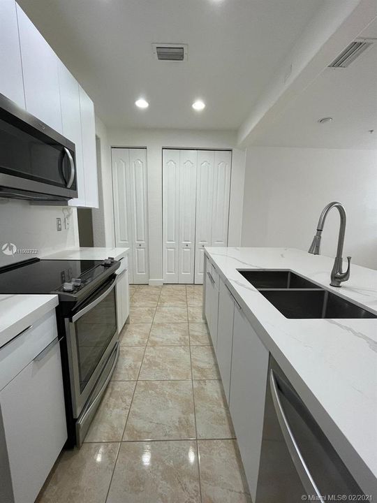 Recently Rented: $2,000 (2 beds, 2 baths, 1638 Square Feet)