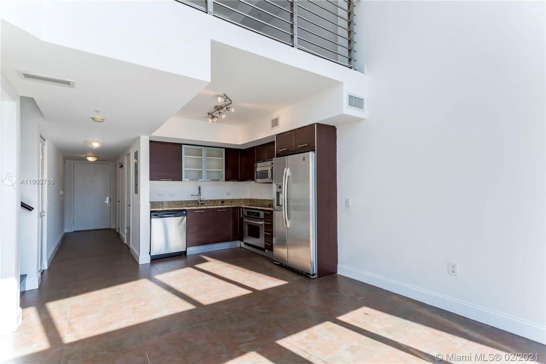 Recently Sold: $400,000 (2 beds, 2 baths, 1402 Square Feet)