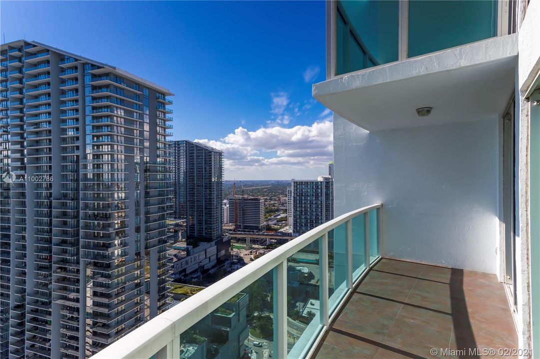 Recently Sold: $400,000 (2 beds, 2 baths, 1402 Square Feet)
