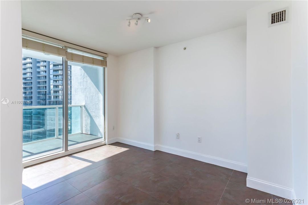 Recently Sold: $400,000 (2 beds, 2 baths, 1402 Square Feet)