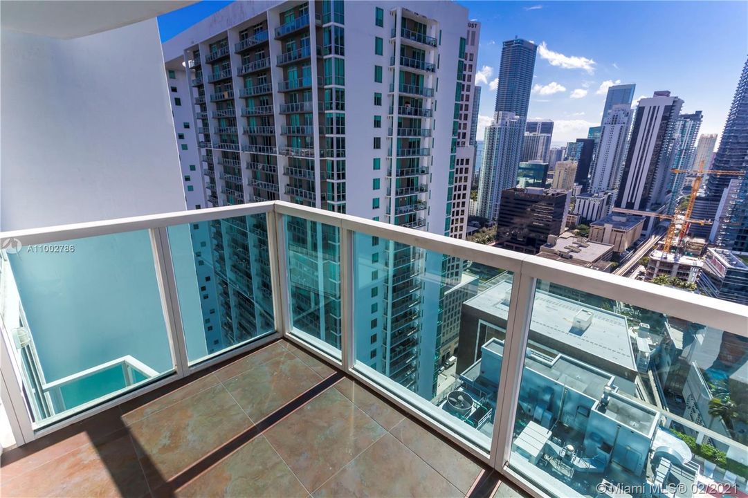 Recently Sold: $400,000 (2 beds, 2 baths, 1402 Square Feet)