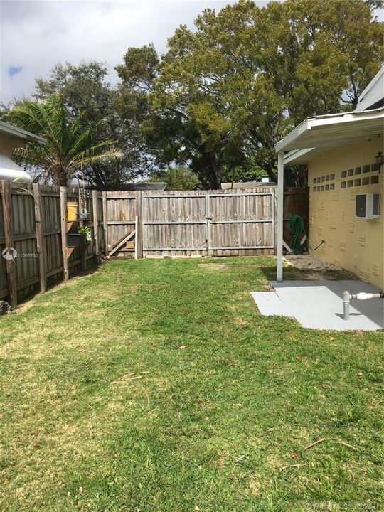 Recently Sold: $370,000 (3 beds, 2 baths, 1536 Square Feet)