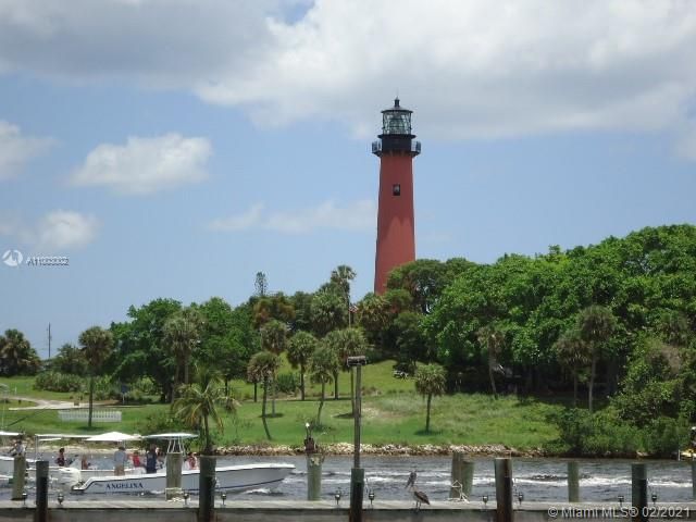 Historic Jupiter Lighthouse near by . Lots of boating and more .