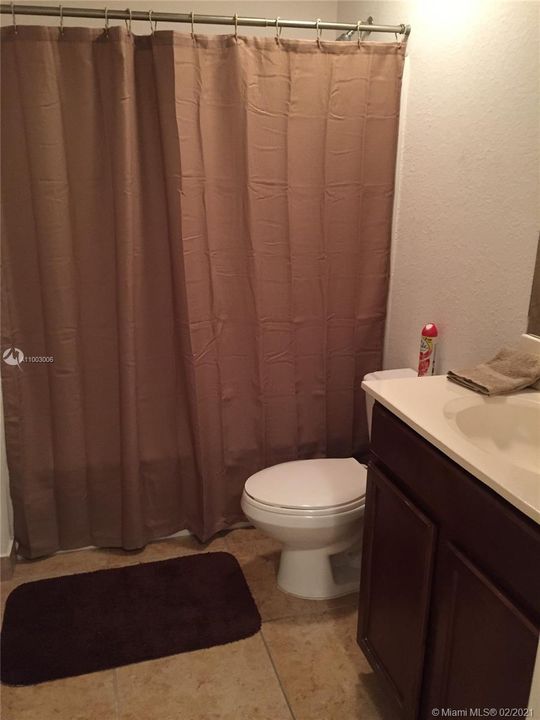 最近租的: $2,500 (3 贝兹, 2 浴室, 1207 平方英尺)
