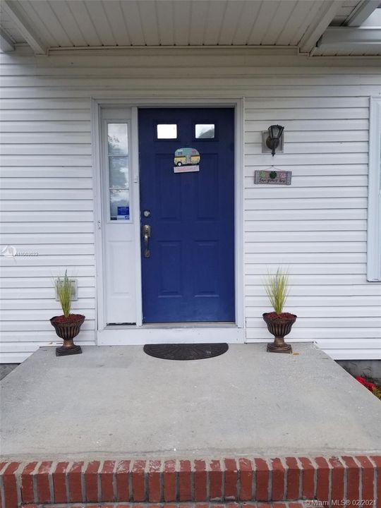 Recently Sold: $215,000 (3 beds, 2 baths, 1538 Square Feet)