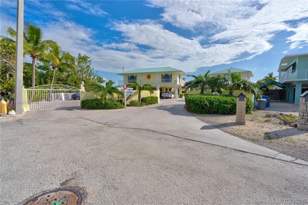 Recently Sold: $1,895,000 (3 beds, 4 baths, 0 Square Feet)