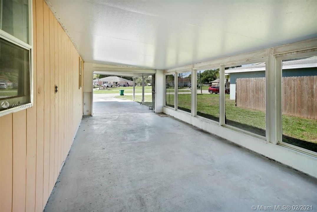 Recently Sold: $199,000 (2 beds, 2 baths, 905 Square Feet)