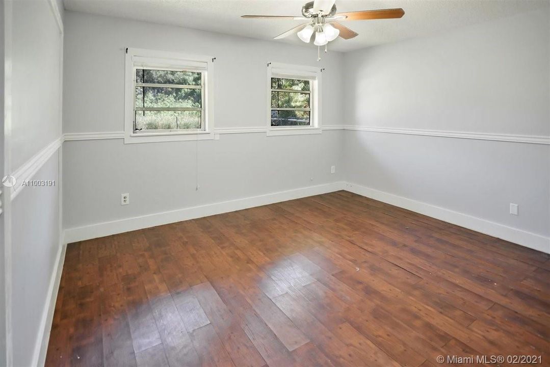 Recently Sold: $199,000 (2 beds, 2 baths, 905 Square Feet)