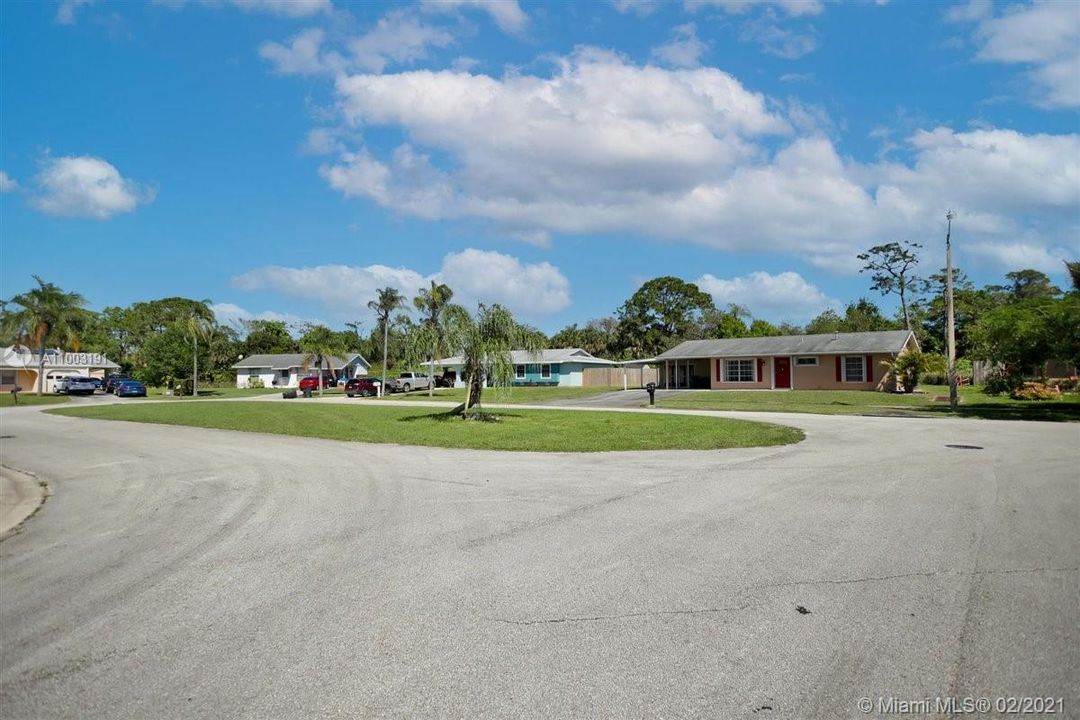 Recently Sold: $199,000 (2 beds, 2 baths, 905 Square Feet)