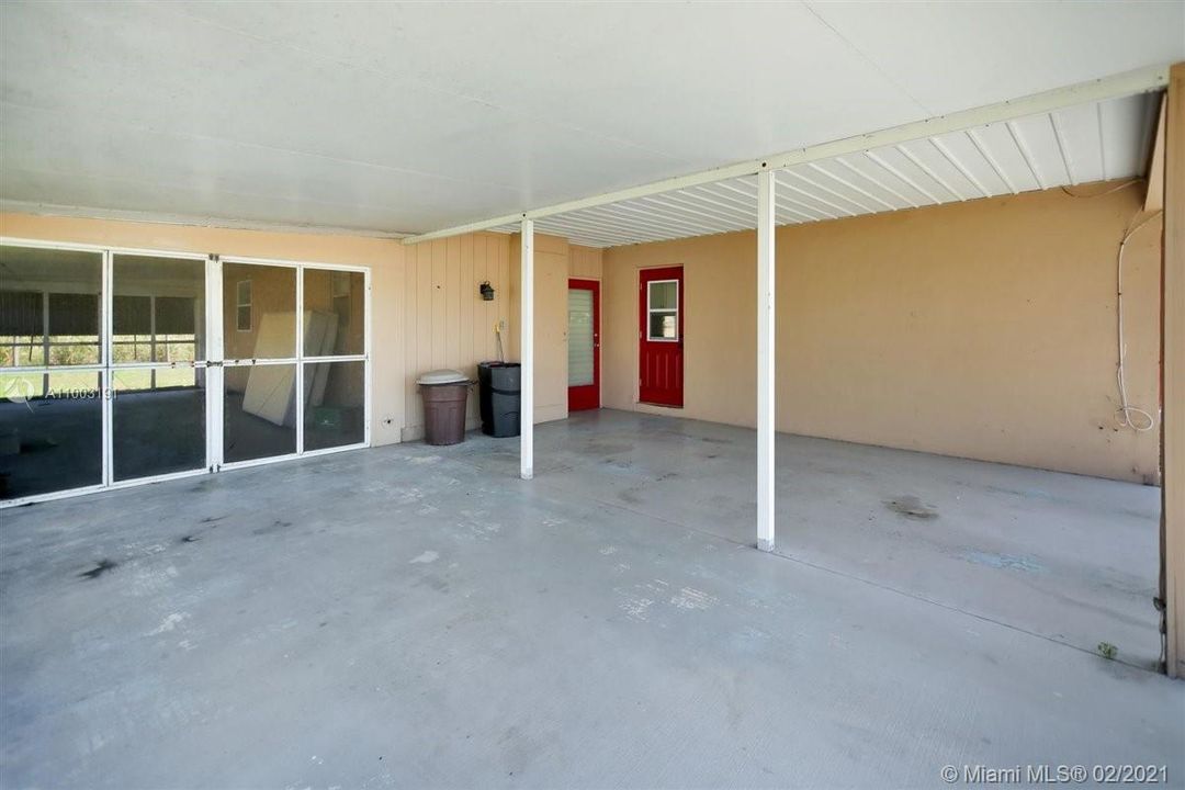 Recently Sold: $199,000 (2 beds, 2 baths, 905 Square Feet)