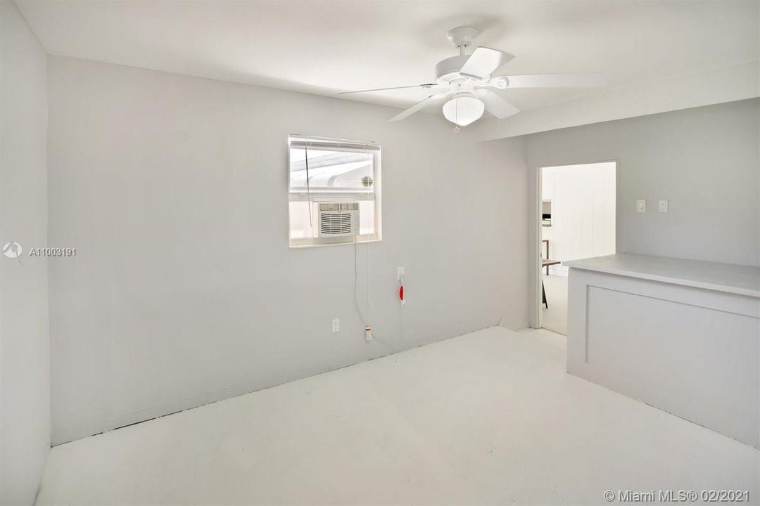 Recently Sold: $199,000 (2 beds, 2 baths, 905 Square Feet)