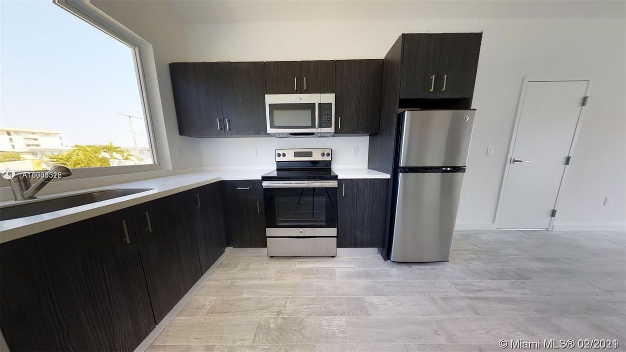 Recently Rented: $1,900 (2 beds, 1 baths, 788 Square Feet)