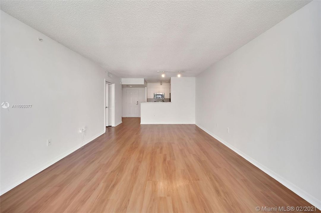 Recently Rented: $2,366 (1 beds, 1 baths, 928 Square Feet)