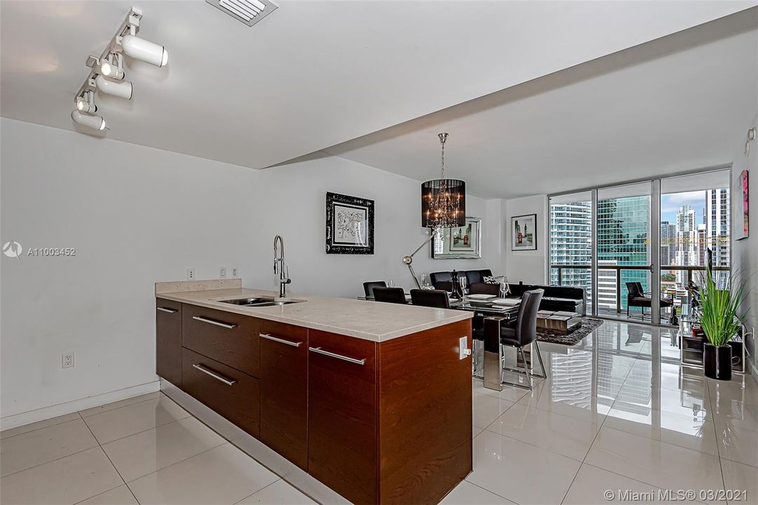 Recently Sold: $358,000 (1 beds, 1 baths, 798 Square Feet)