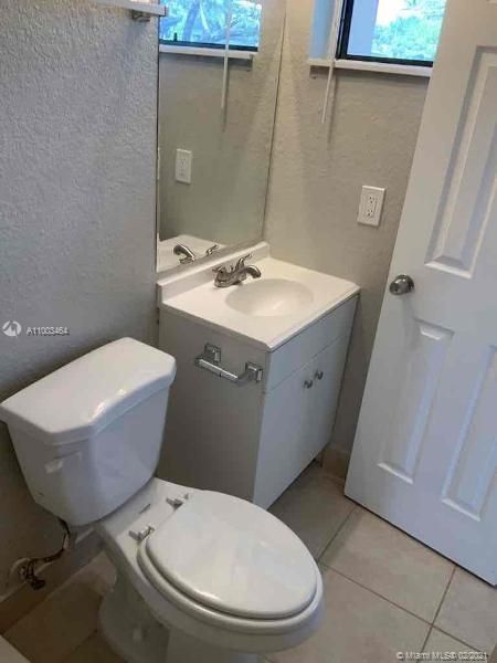 最近租的: $2,735 (5 贝兹, 3 浴室, 2059 平方英尺)