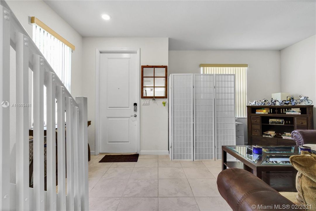 Vendido Recientemente: $249,000 (2 camas, 2 baños, 1422 Pies cuadrados)