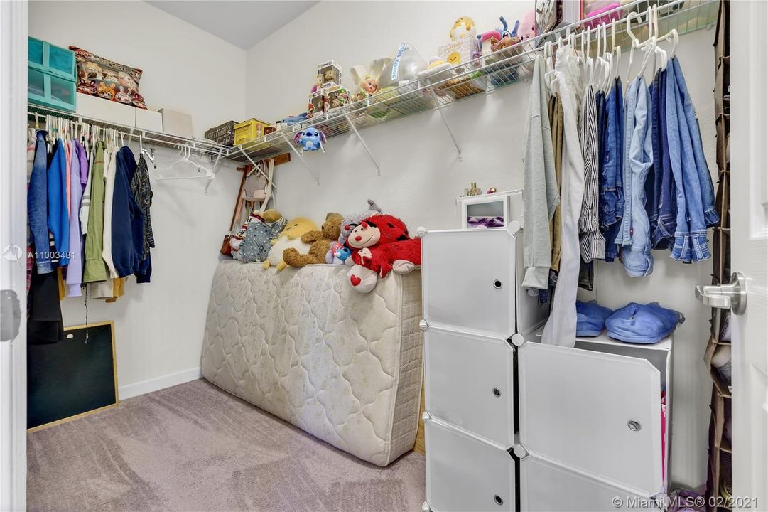 Vendido Recientemente: $249,000 (2 camas, 2 baños, 1422 Pies cuadrados)