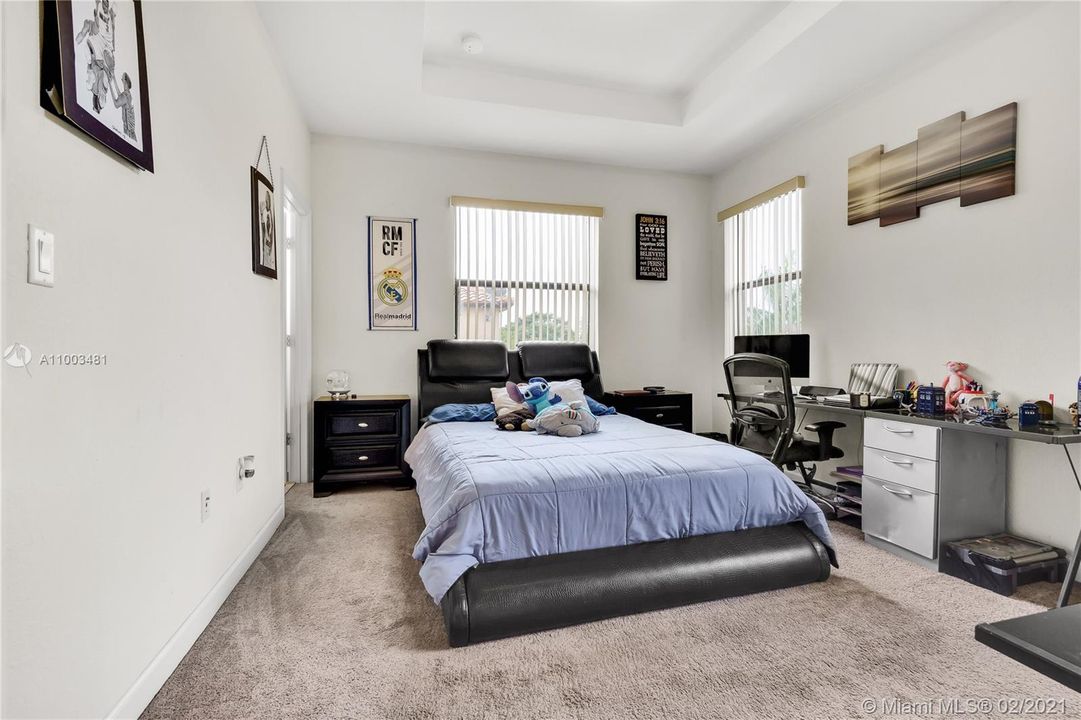 Vendido Recientemente: $249,000 (2 camas, 2 baños, 1422 Pies cuadrados)