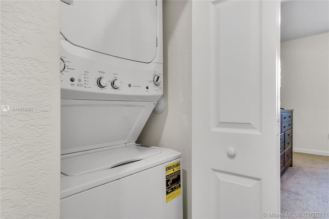 Vendido Recientemente: $249,000 (2 camas, 2 baños, 1422 Pies cuadrados)