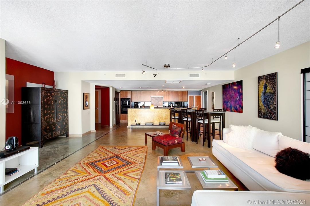 Recently Sold: $1,750,000 (2 beds, 2 baths, 1740 Square Feet)