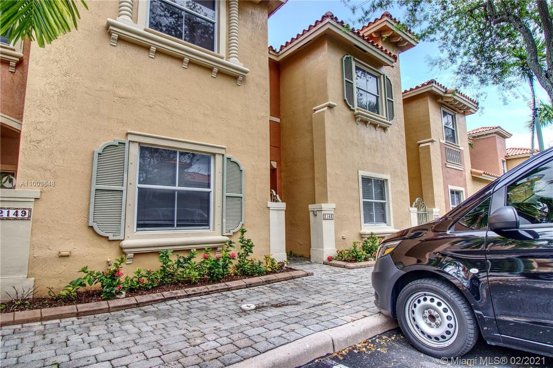 Vendido Recientemente: $300,000 (3 camas, 2 baños, 1616 Pies cuadrados)