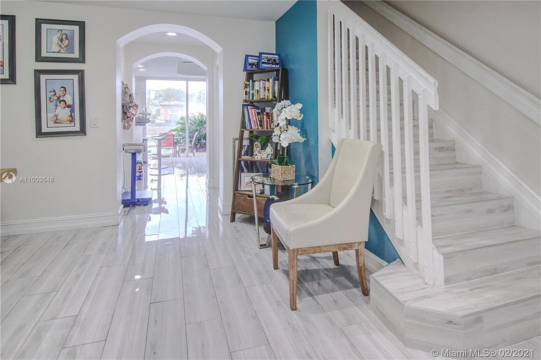 Vendido Recientemente: $300,000 (3 camas, 2 baños, 1616 Pies cuadrados)