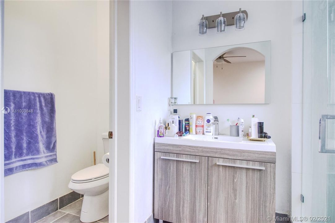 Vendido Recientemente: $300,000 (3 camas, 2 baños, 1616 Pies cuadrados)