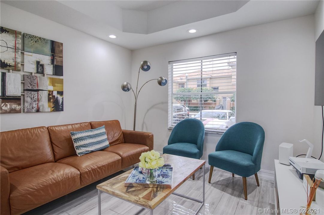 Vendido Recientemente: $300,000 (3 camas, 2 baños, 1616 Pies cuadrados)