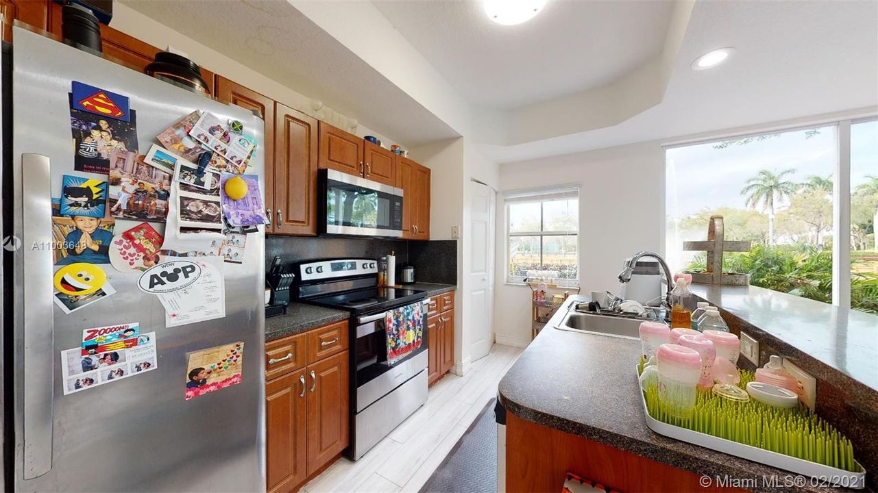 Vendido Recientemente: $300,000 (3 camas, 2 baños, 1616 Pies cuadrados)