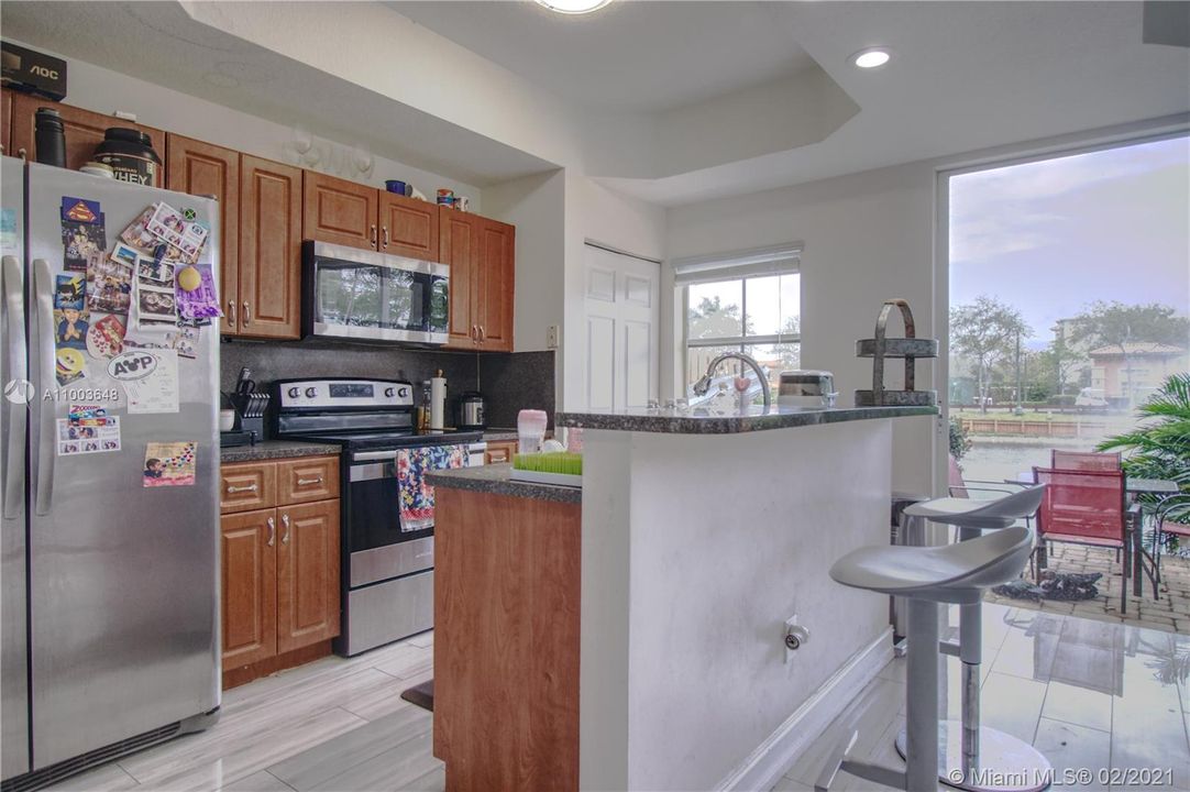 Vendido Recientemente: $300,000 (3 camas, 2 baños, 1616 Pies cuadrados)