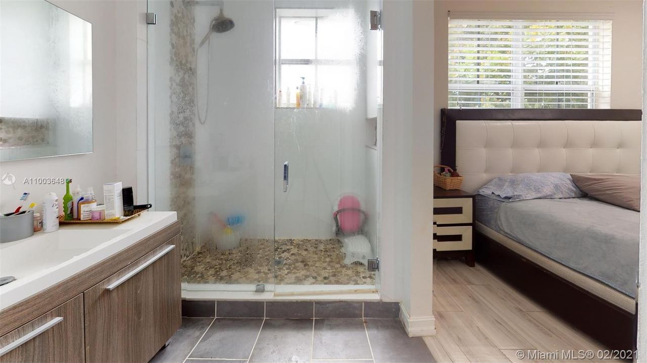 Vendido Recientemente: $300,000 (3 camas, 2 baños, 1616 Pies cuadrados)