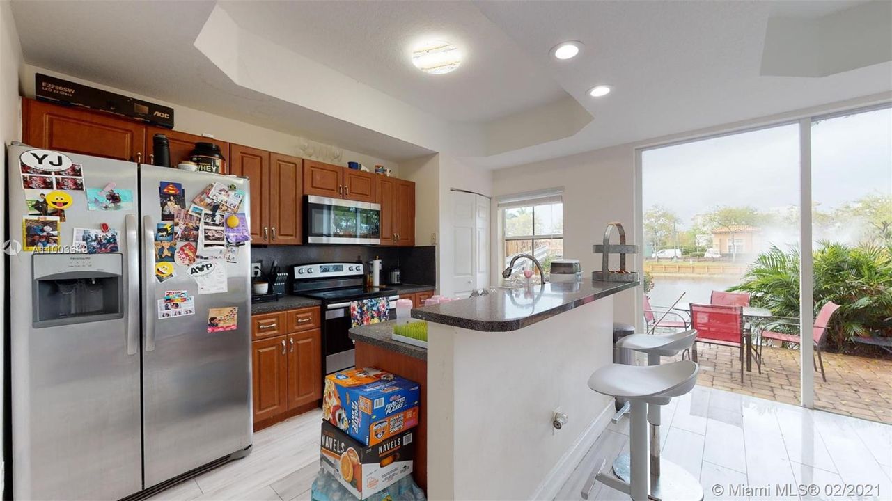 Vendido Recientemente: $300,000 (3 camas, 2 baños, 1616 Pies cuadrados)