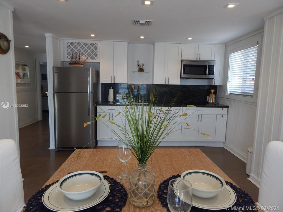 最近租的: $2,800 (1 贝兹, 1 浴室, 904 平方英尺)