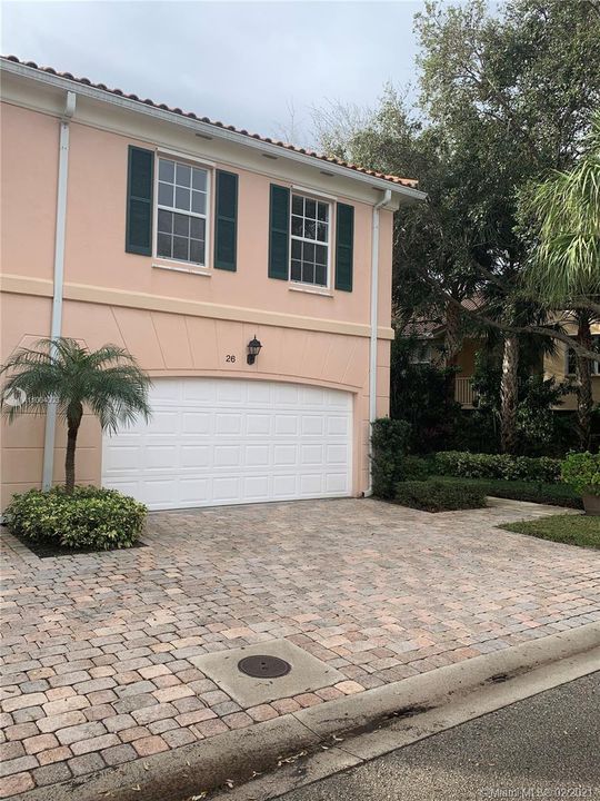 Recently Rented: $2,700 (3 beds, 2 baths, 1298 Square Feet)