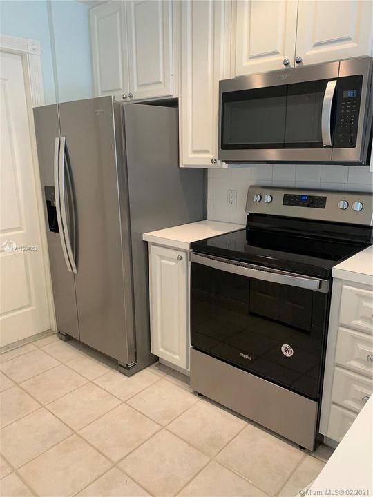 Recently Rented: $2,700 (3 beds, 2 baths, 1298 Square Feet)