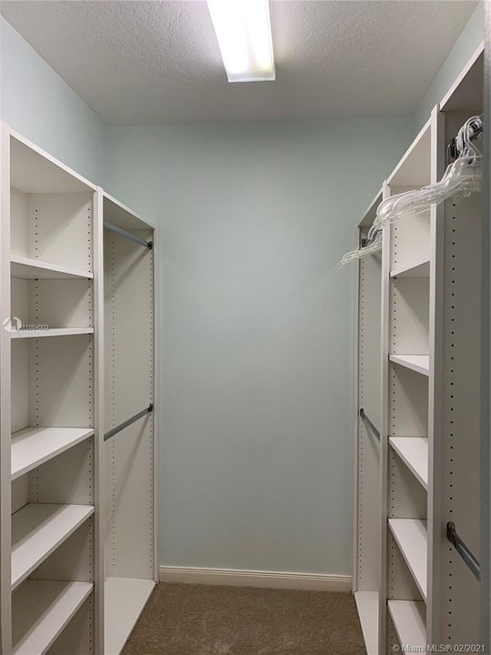 Recently Rented: $2,700 (3 beds, 2 baths, 1298 Square Feet)