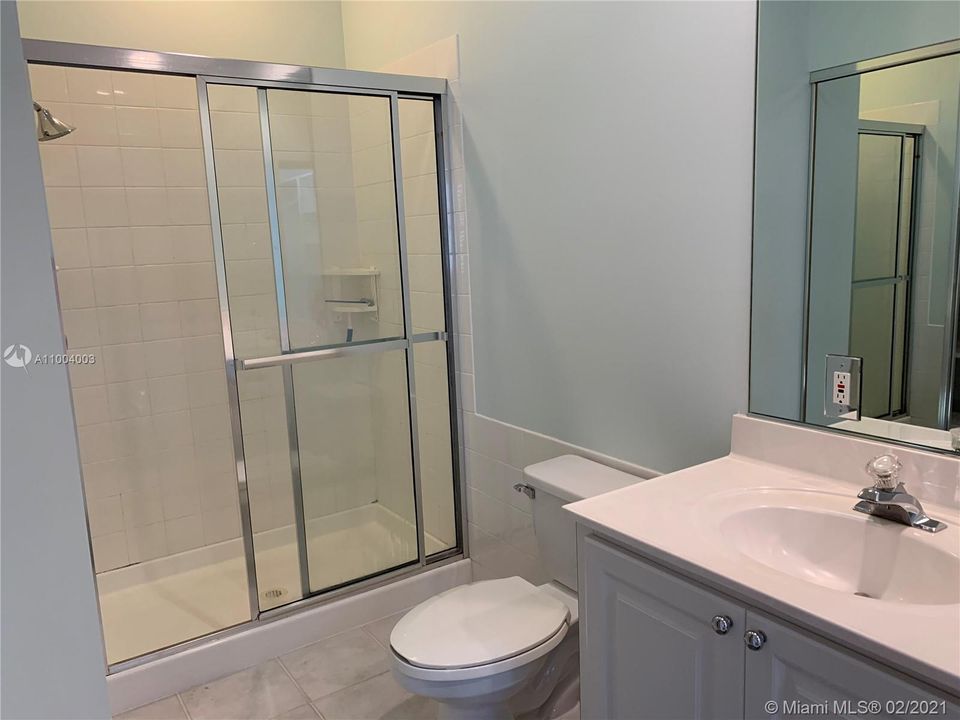 Recently Rented: $2,700 (3 beds, 2 baths, 1298 Square Feet)