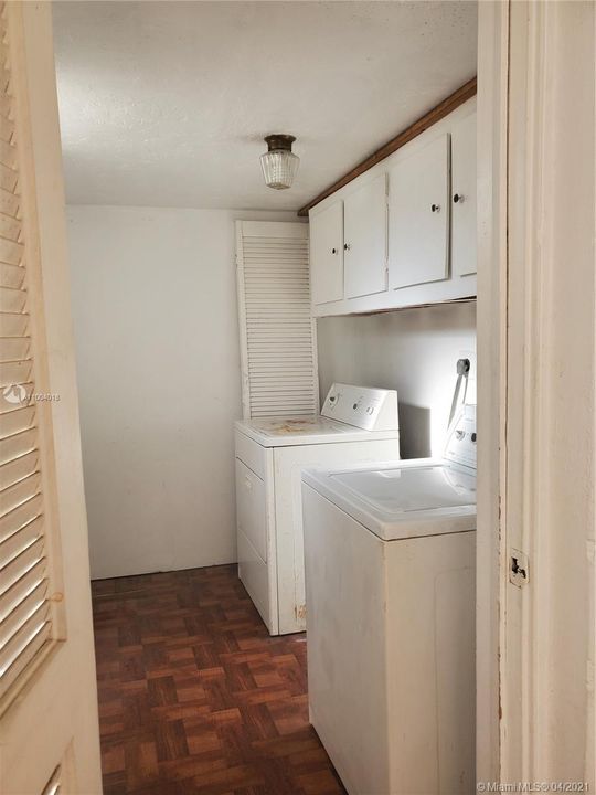 Recently Rented: $1,995 (3 beds, 2 baths, 1848 Square Feet)