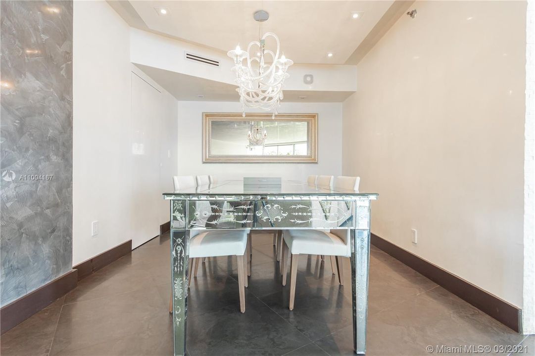 Recently Sold: $1,225,000 (2 beds, 2 baths, 2320 Square Feet)