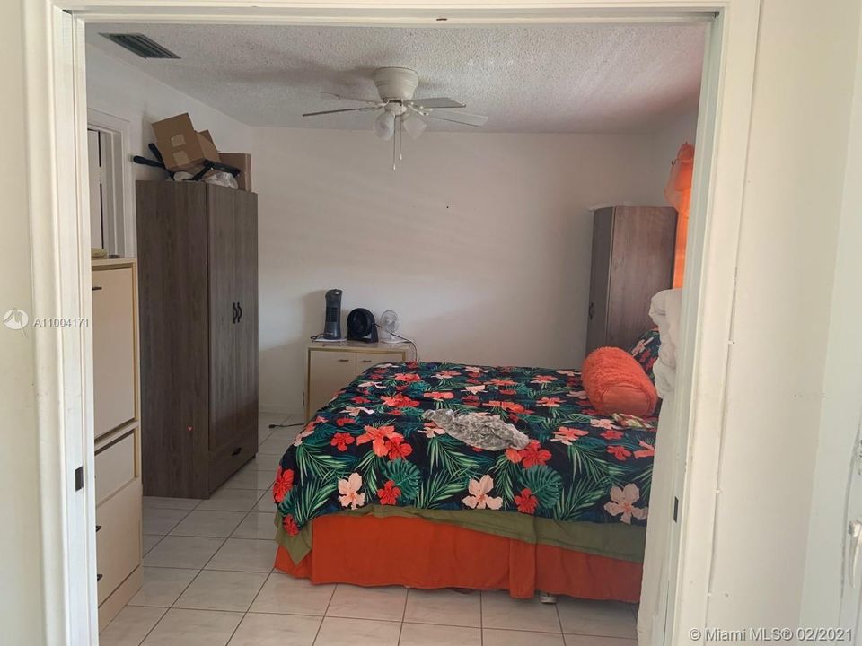 Vendido Recientemente: $103,000 (2 camas, 2 baños, 1148 Pies cuadrados)