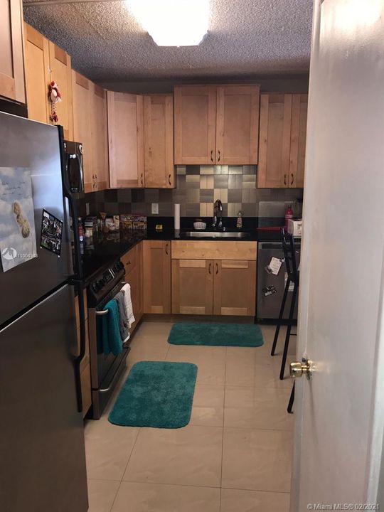 Recently Sold: $98,000 (2 beds, 1 baths, 1075 Square Feet)