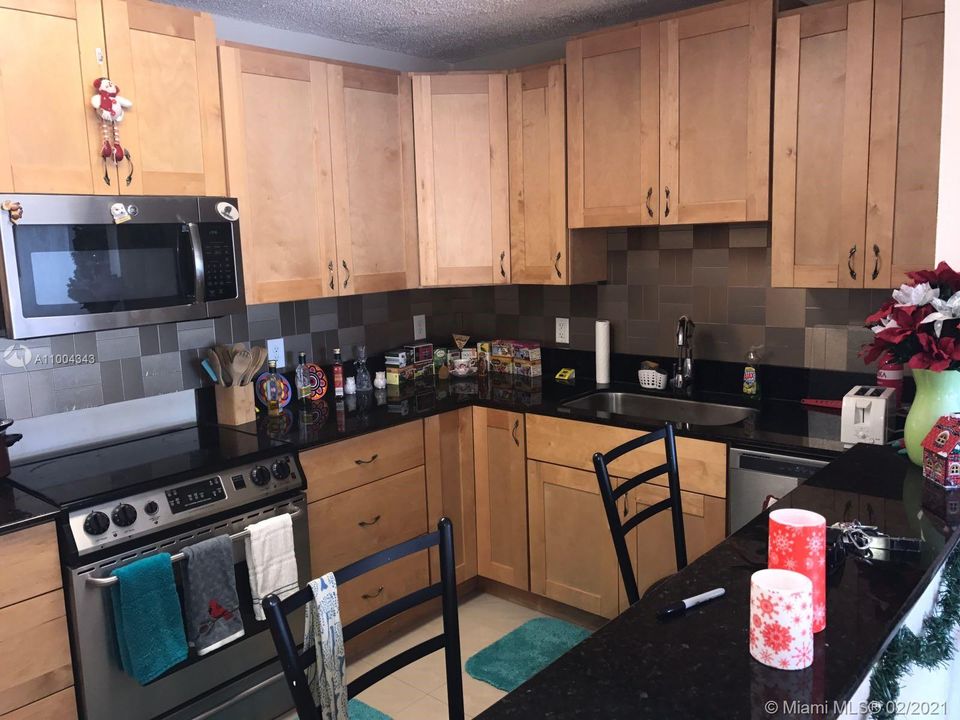 Recently Sold: $98,000 (2 beds, 1 baths, 1075 Square Feet)