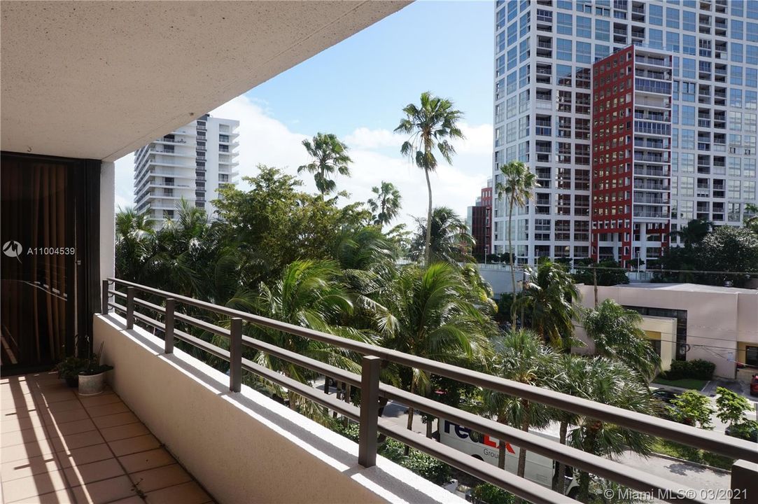Recently Sold: $540,000 (2 beds, 2 baths, 1641 Square Feet)