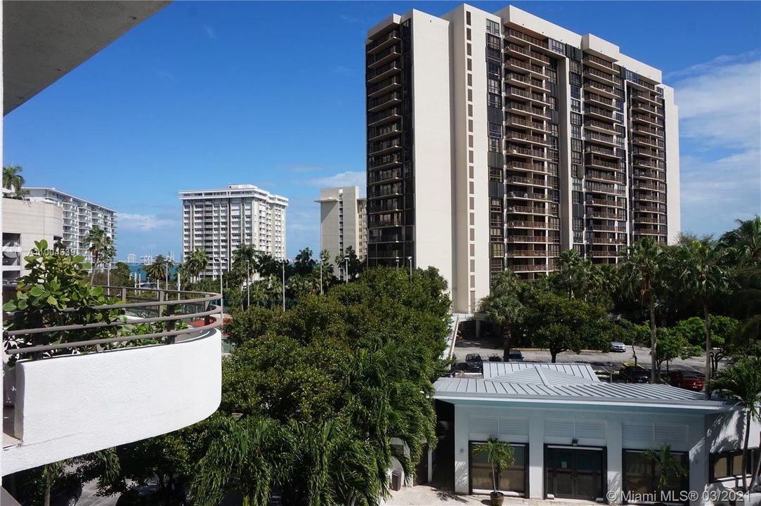 Recently Sold: $540,000 (2 beds, 2 baths, 1641 Square Feet)