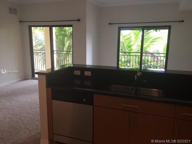 Recently Rented: $1,550 (1 beds, 1 baths, 755 Square Feet)