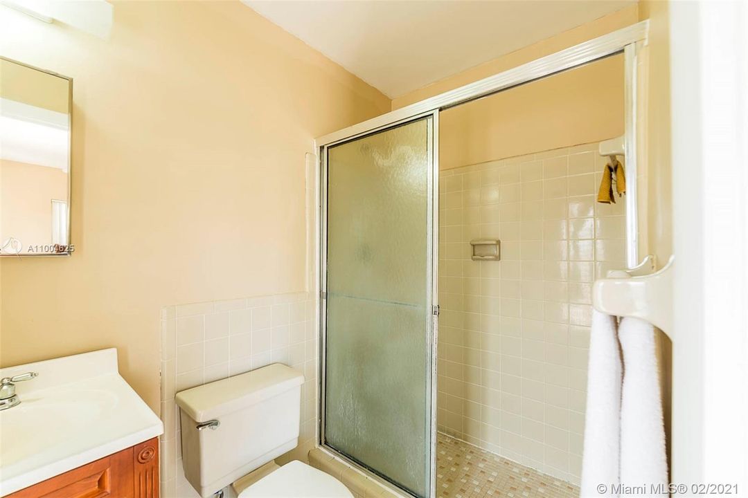 最近售出: $419,000 (4 贝兹, 3 浴室, 1781 平方英尺)