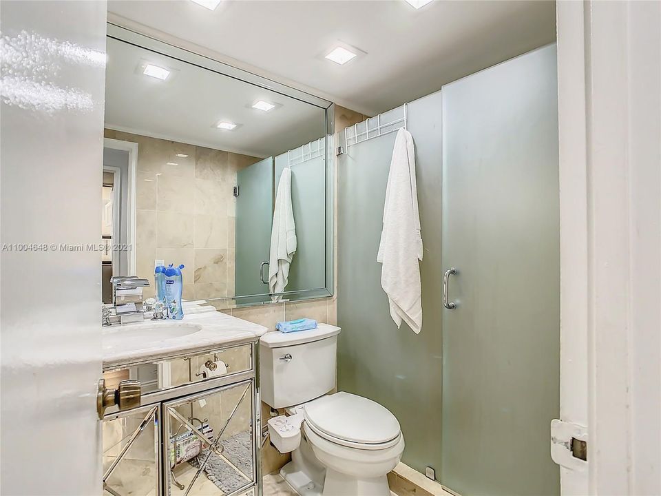 最近售出: $695,000 (2 贝兹, 2 浴室, 1514 平方英尺)