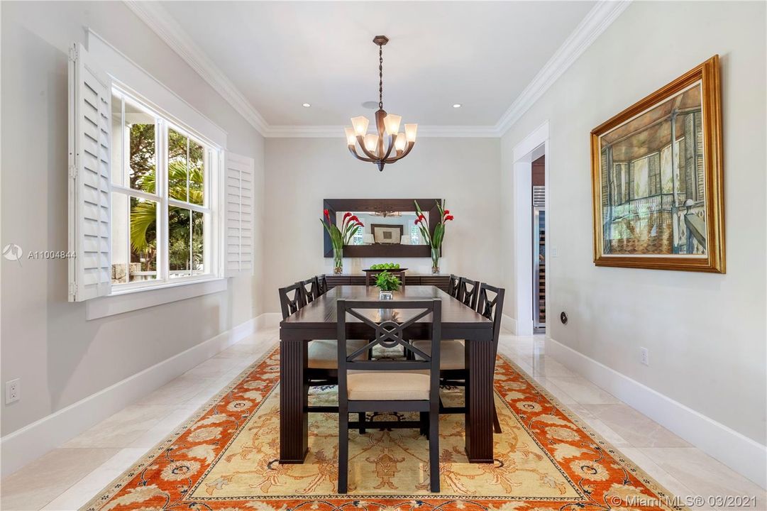 Recently Sold: $2,700,000 (5 beds, 5 baths, 3765 Square Feet)