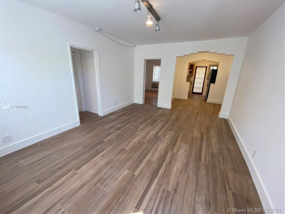 Recently Rented: $1,550 (1 beds, 1 baths, 674 Square Feet)