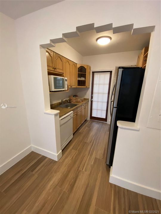 Recently Rented: $1,550 (1 beds, 1 baths, 674 Square Feet)